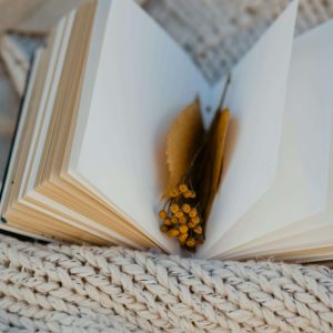 Primim o carte întreagă nescrisă!